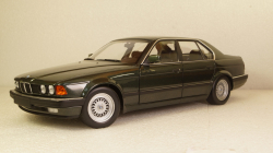 BMW 730I (E32) 1986 Green Metallic, 100023004, Minichamps 1:18