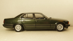 BMW 730I (E32) 1986 Green Metallic, 100023004, Minichamps 1:18