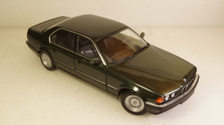 BMW 730I (E32) 1986 Green Metallic, 100023004, Minichamps 1:18