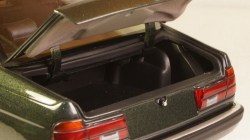 BMW 730I (E32) 1986 Green Metallic, 100023004, Minichamps 1:18