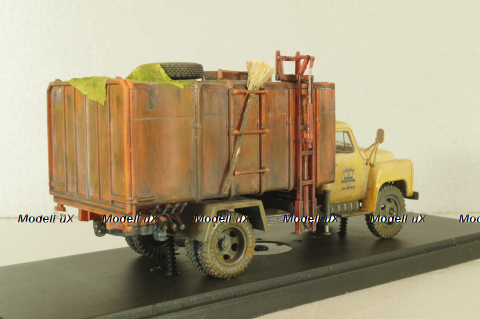 КО-413(52) мусоровоз на шасси Газ-52, со следами эксплуатации, Improved models 1:43