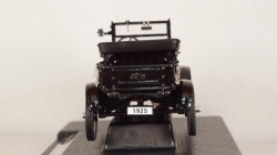 Ford Model T Runabout 1925 Black, SUN1886, SunStar 1:24