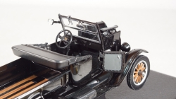 Ford Model T Runabout 1925 Black, SUN1886, SunStar 1:24