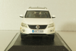 Volkswagen Tiguan 2007, white (dirty version), Schuco 1:43