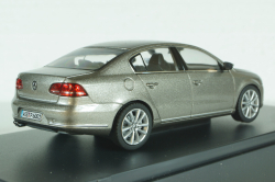 Volkswagen Passat B7 Limousine 2011, grey gold metallic, Schuco 1:43