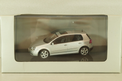 Volkswagen Golf V 5-doors 2003, silver, 59774, AutoArt 1:43
