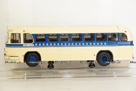 Triumph 3rd-Set: sport Triumph Collection, RHD, each 1x Spitfire, TR6 and stay, Vanguards 1:43