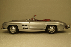 Mercedes 300 SL roadster 1957 silver, 183890, Norev 1:18