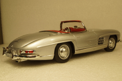 Mercedes 300 SL roadster 1957 silver, 183890, Norev 1:18