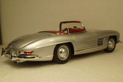 Mercedes 300 SL roadster 1957 silver, 183890, Norev 1:18