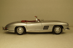 Mercedes 300 SL roadster 1957 silver, 183890, Norev 1:18