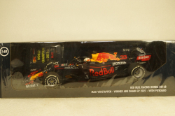 Red Bull Racing Honda RB16B Max Verstappen Winner Abu Dhabi GP 2021 W/Pitboard GP 2021, 110212333, Minichamps 1:18