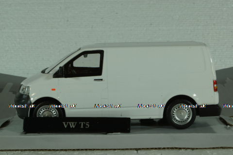 Volkswagen T5, VW T5, 2010 white, Cararama 1:43