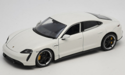 Porsche Taycan Turbo S, weiss, Welly 1:24