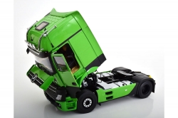 Mercedes Actros Gigaspace 4X2 Facelift towing vehicle with illumination 2018 green/black, 99250, NZG 1:18