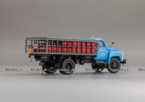 ГАЗ-53 Автомобиль для транспортировки баллонов со сжиженным газом АСТБ-53-12 1992г.,  105355, DiP Models 1:43