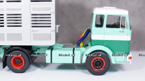 Mercedes LPS 1632 Livestock transporter 1970 green/white/silver, IXO TTR008 1:43