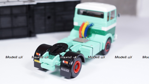 Mercedes LPS 1632 Livestock transporter 1970 green/white/silver, IXO TTR008 1:43