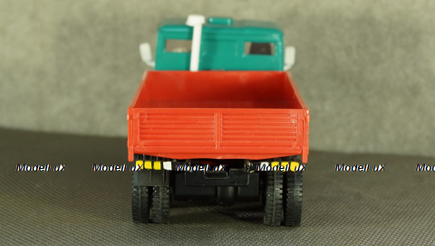 Камаз 5320, бортовой, зелено-красный, Арек 1:43