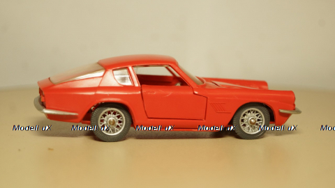 Мазерати Мистраль Купе, пластик, красный