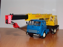 МАЗ 5334 Автокран КС 3571 Ивановец 14 тонн 1979, 1:43