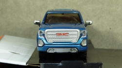 GMC Sierra 1500 Denali Crew Cab metallic-blue, MOM79362BLUE, MotorMax 1:24