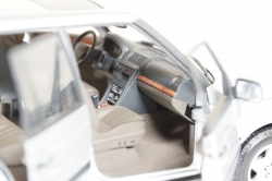 Range Rover P38  4.6 HSE Auto Art 1:18