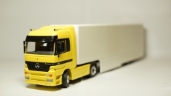 Mercedes Actros 1857 Sattelzug, NZG 1:43