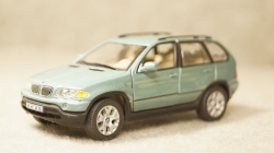Набор: BMW X5 E53 light green + Isuzu VehiCross yellow, Cararama 1:43