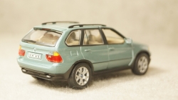 Набор: BMW X5 E53 light green + Isuzu VehiCross yellow, Cararama 1:43