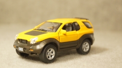 Набор: BMW X5 E53 light green + Isuzu VehiCross yellow, Cararama 1:43