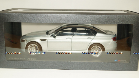 BMW M5 F10 2011, Paragon 1:18