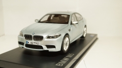 BMW M5 F10 2011, Paragon 1:18