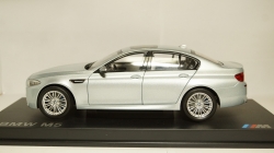 BMW M5 F10 2011, Paragon 1:18