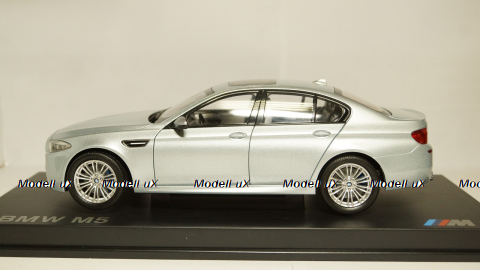 BMW M5 F10 2011, Paragon 1:18