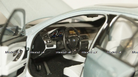 BMW M5 F10 2011, Paragon 1:18