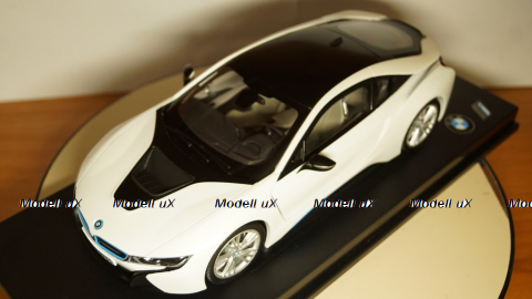 BMW I8, Paragon 1:18