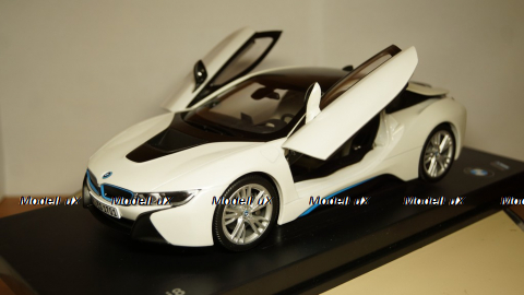 BMW I8, Paragon 1:18