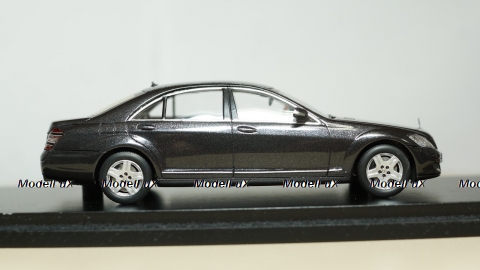 Mercedes S500 W221, Spark 1:43