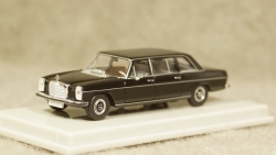 Mercedes 220 D long V 114/115 black, Brekina 1:87 