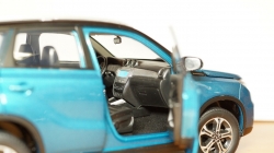 Suzuki Vitara 2016 SUV, Paudi 1:18