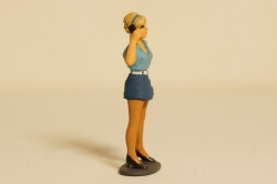 Фигурка Бабетта с телефоном Артель "Universal" 1:43