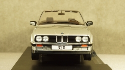 BMW 320i (E30) Convertible Silver 1985, 18152, MCG 1:18