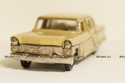 Газ 13 Чайка, бежевый 