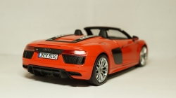 Audi R8 Spyder V10, IScale 1:18