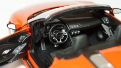 Audi R8 Spyder V10, IScale 1:18