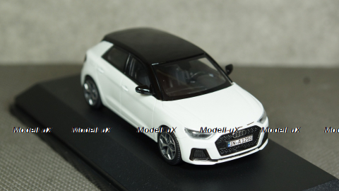 Audi A1 Sportback GB 2018 белый, IScale 1:43