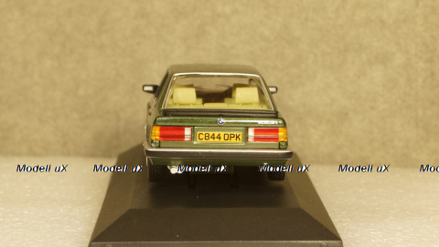 BMW 323i (E30), metallic-green, Vanguards 1:43