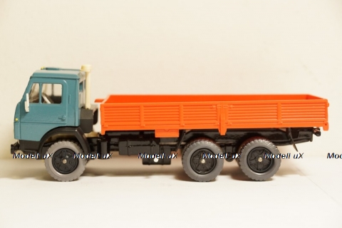 Камаз 5320, резиновые колеса 