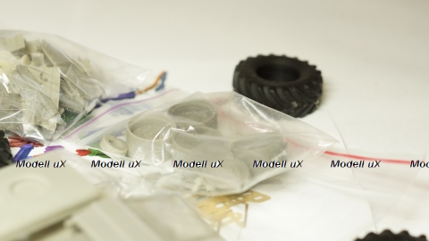 Сборная модель Трактор ХТЗ Т-150К, RTM 35001 1:35